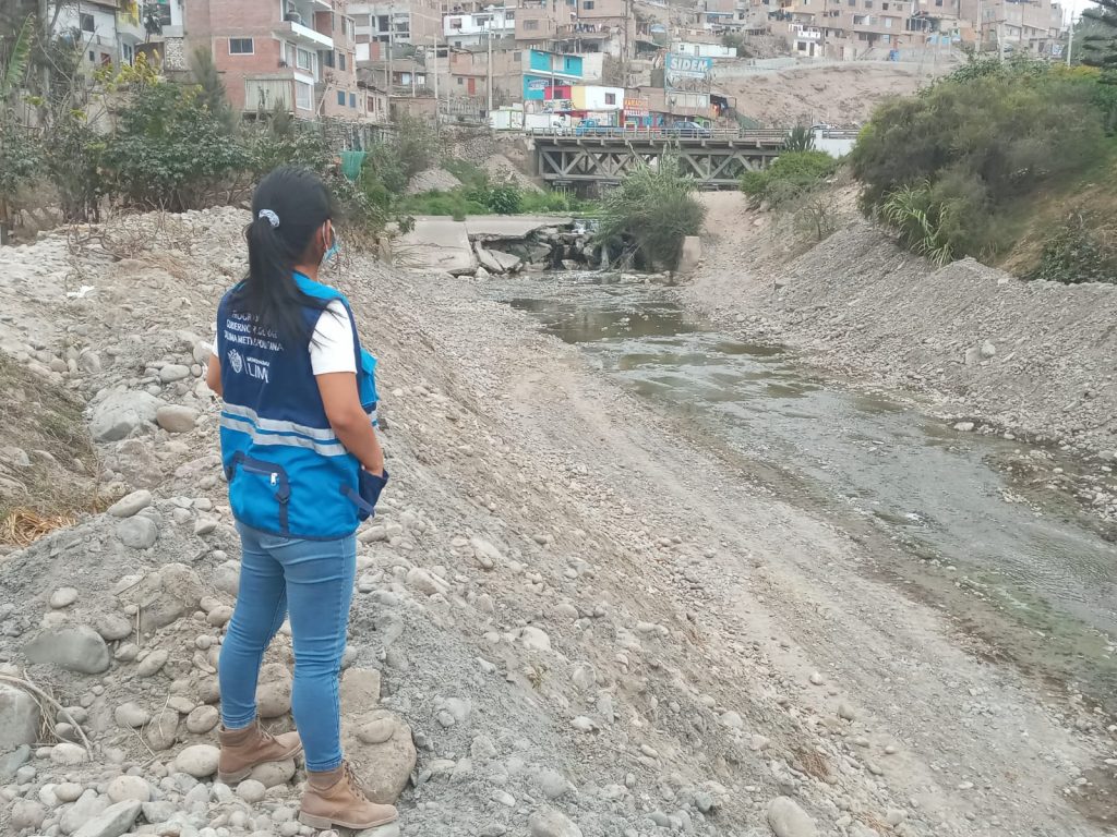 Municipalidad de Lima realiza labores de descolmatación en la cuenca del río Lurín