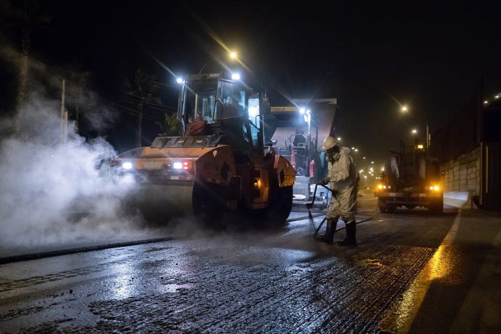 Municipalidad de Lima ejecuta reparación de pistas en la vía Costa Verde