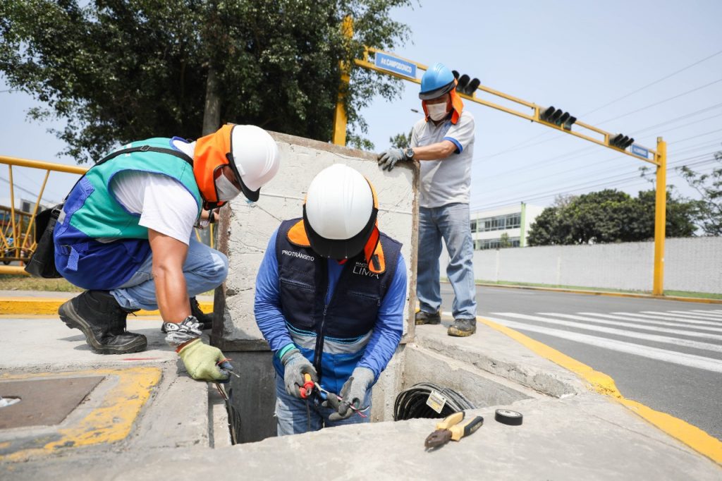 En el 2021 la MML dio mantenimiento a más de 11,600 componentes semafóricos