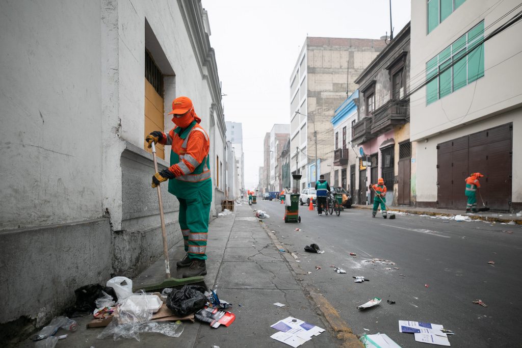 MML ejecuta labores de limpieza en el Cercado tras celebraciones de fin de año