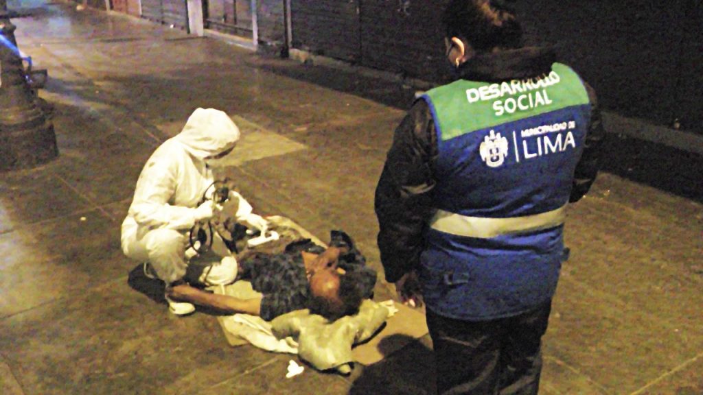 Volver a Casa: Municipalidad de Lima rescató a hombre que dormía en las inmediaciones del Mercado Central
