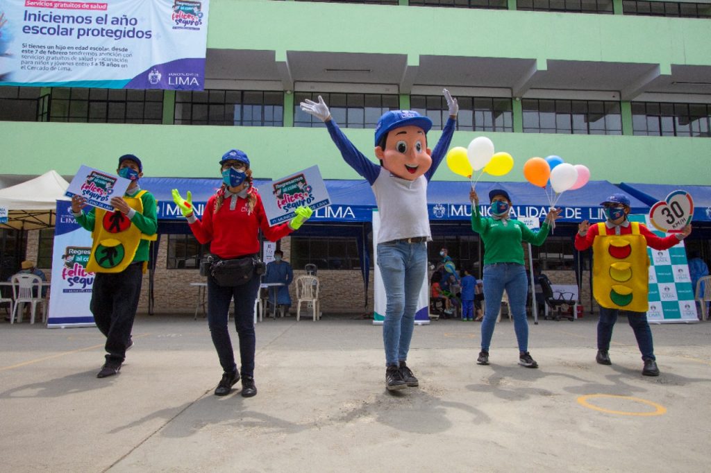 Cercado: Fantásticos Viales de Lima enseñan a niños sobre seguridad vial durante campaña de salud