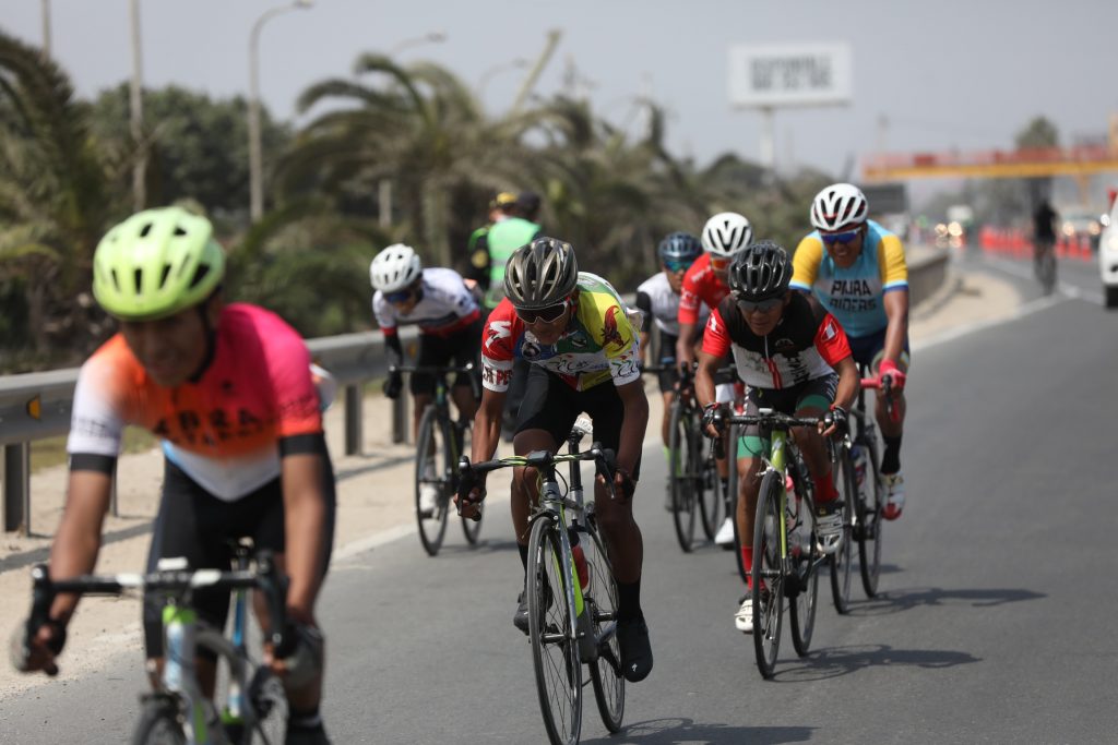 Ciclistas recorrieron 201 km en la XII Clásica Ciclística Lima-Cerro Azul / Cañete-Lima organizada por la MML 