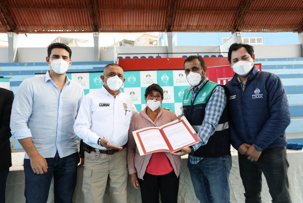 Municipalidad de Lima entrega 800 títulos de propiedad en Lurín