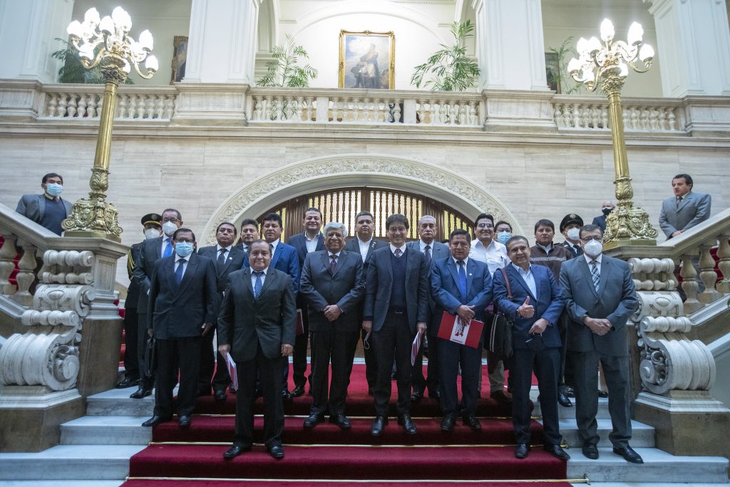 Alcalde de Lima fue incorporado como miembro de la Asamblea Nacional de Gobiernos Regionales