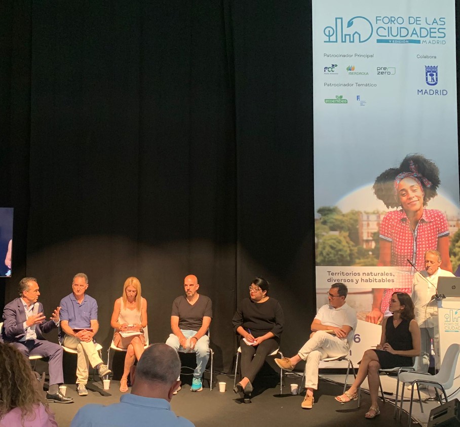 Logros sobre economía circular, innovación social y participación ciudadana expuso teniente alcaldesa en Foro de Ciudades en Madrid