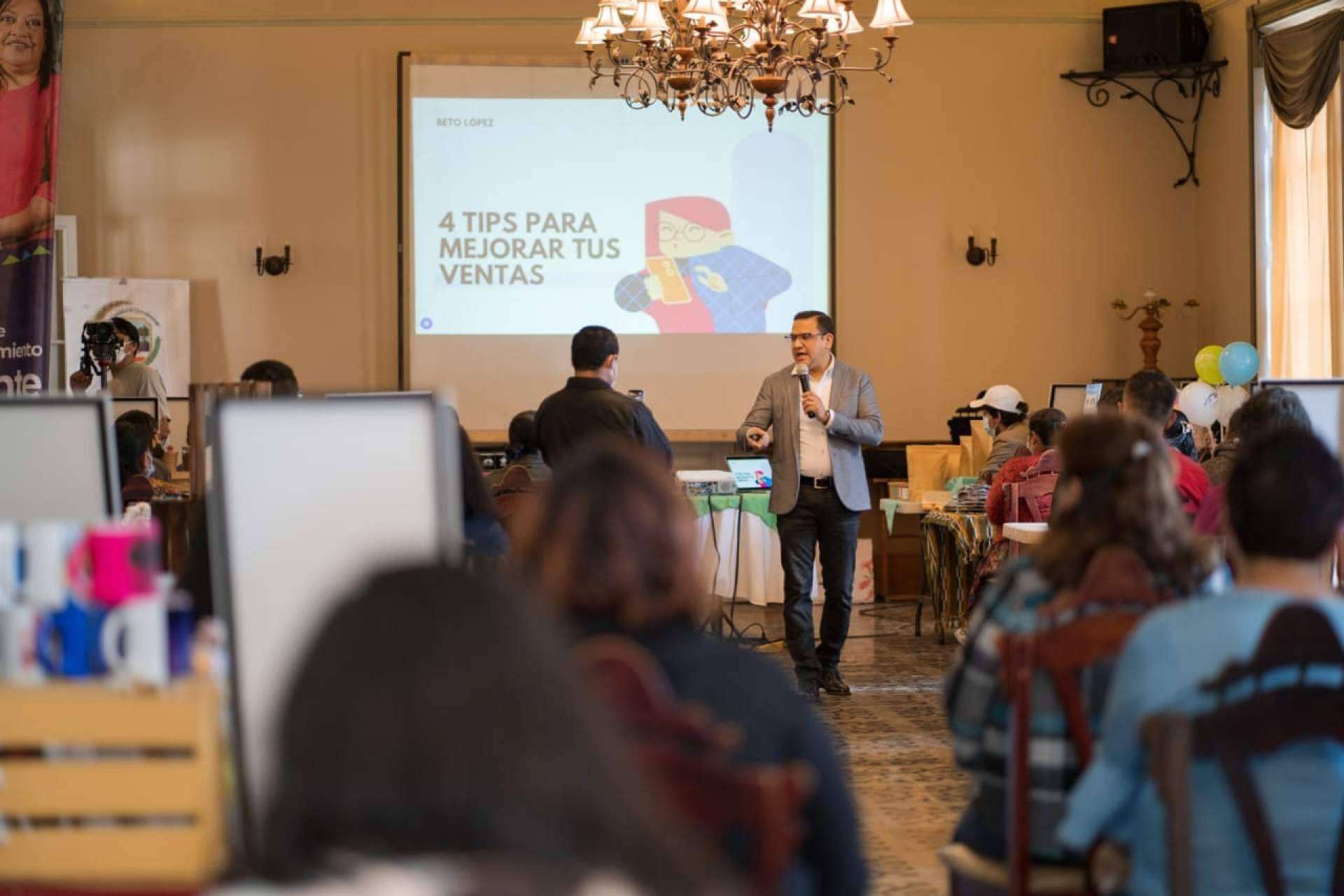 Dos nuevas soluciones relacionadas con el marketing y la IA diseñadas por Beto López, consultor de marketing y publicidad