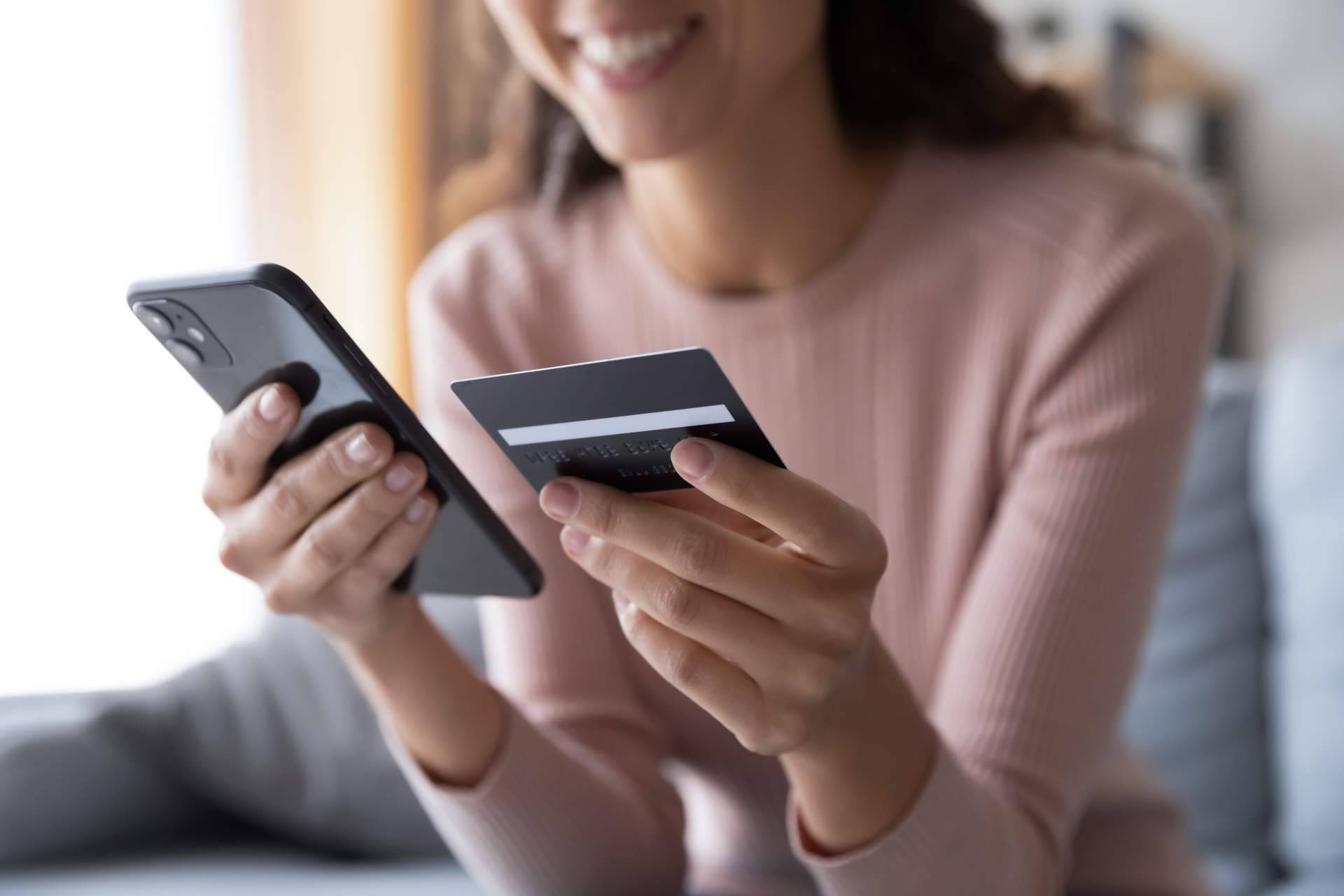 Pagos seguros con el servicio de MaJu Pay; pagos para modelos, agencias y studios webcam